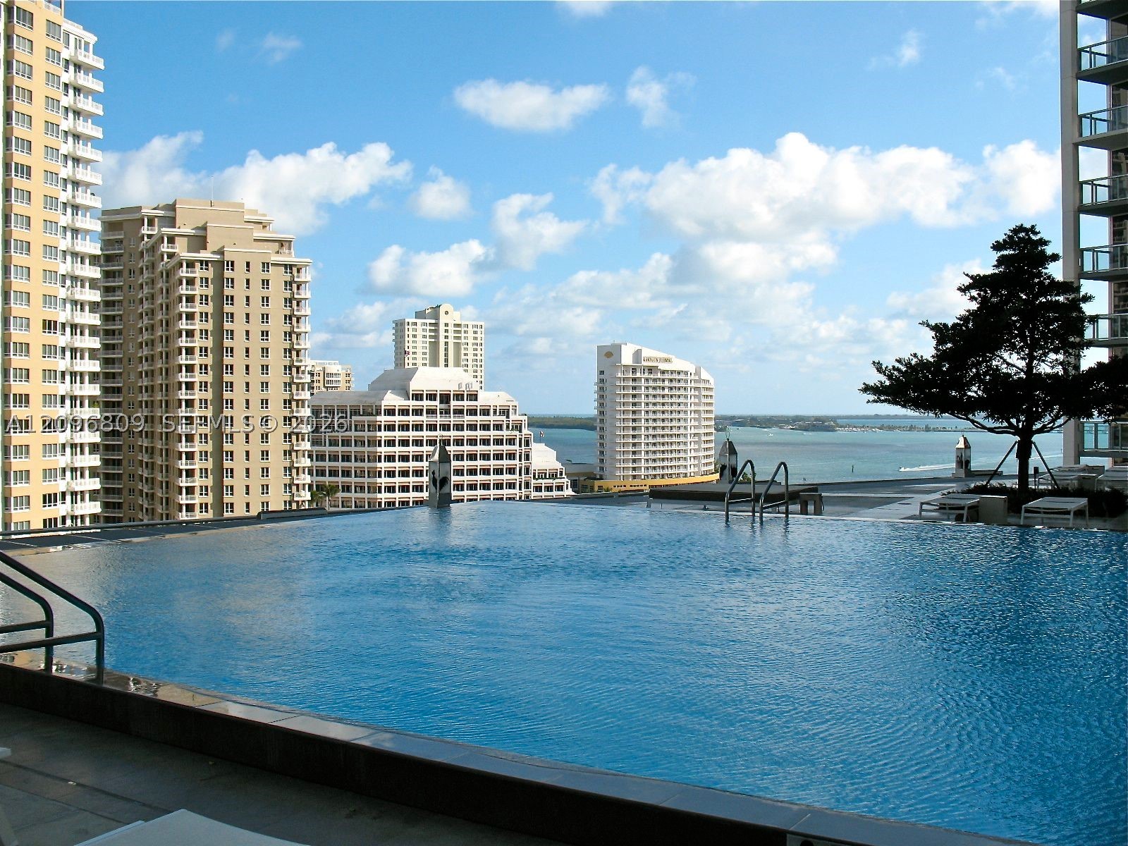 image Icon Brickell I9