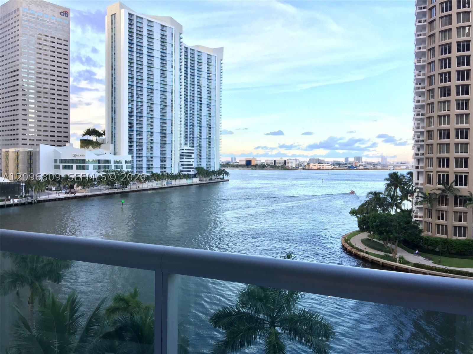 image Icon Brickell I1