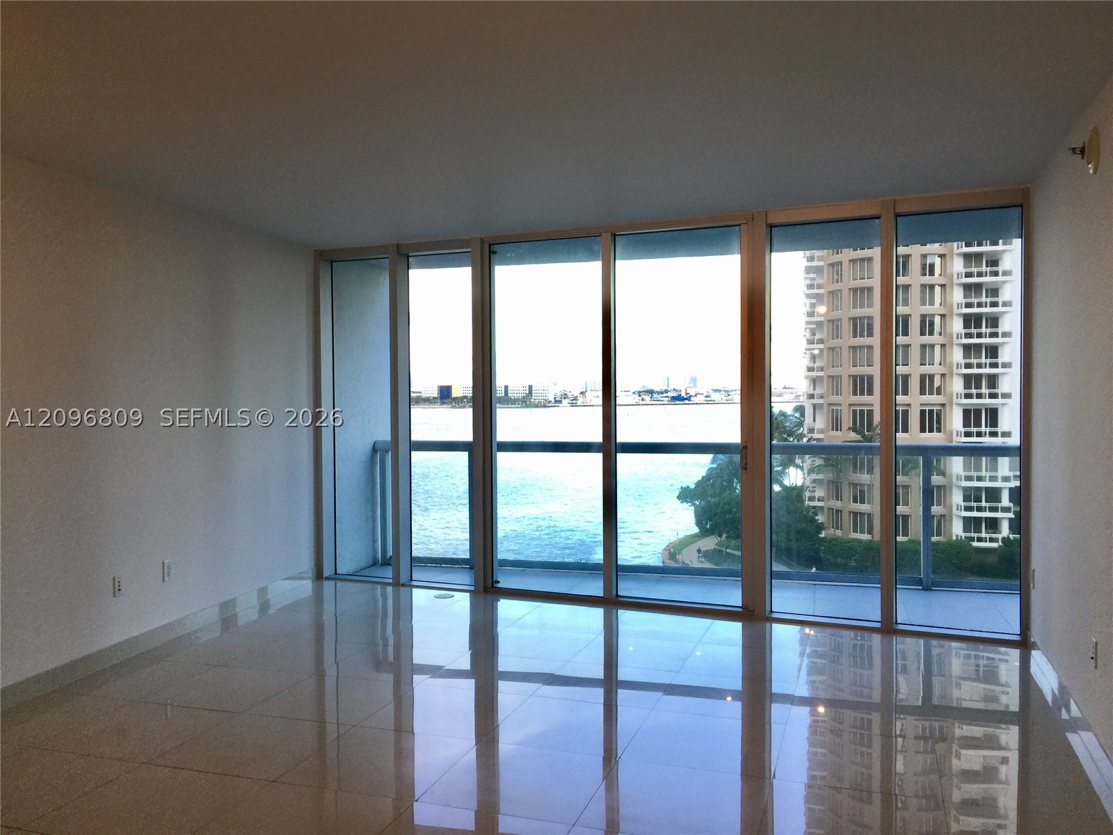 image Icon Brickell I3