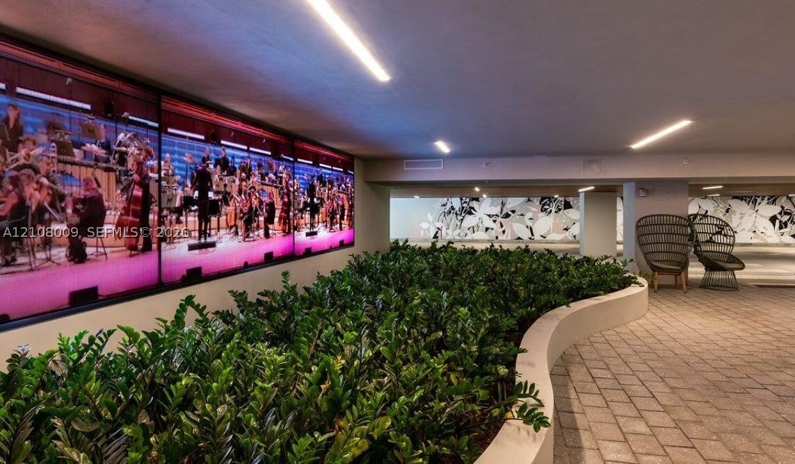image Flamingo South Beach32