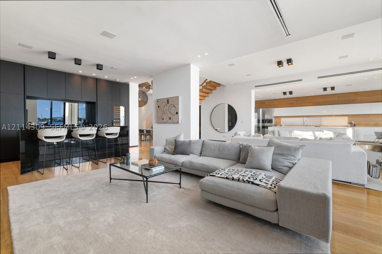 1374 S Venetian Way Miami, FL 33139