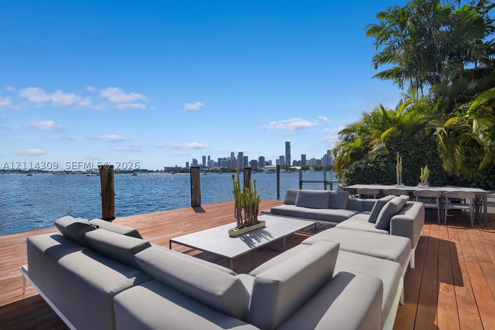 1374 S Venetian Way Miami, FL 33139