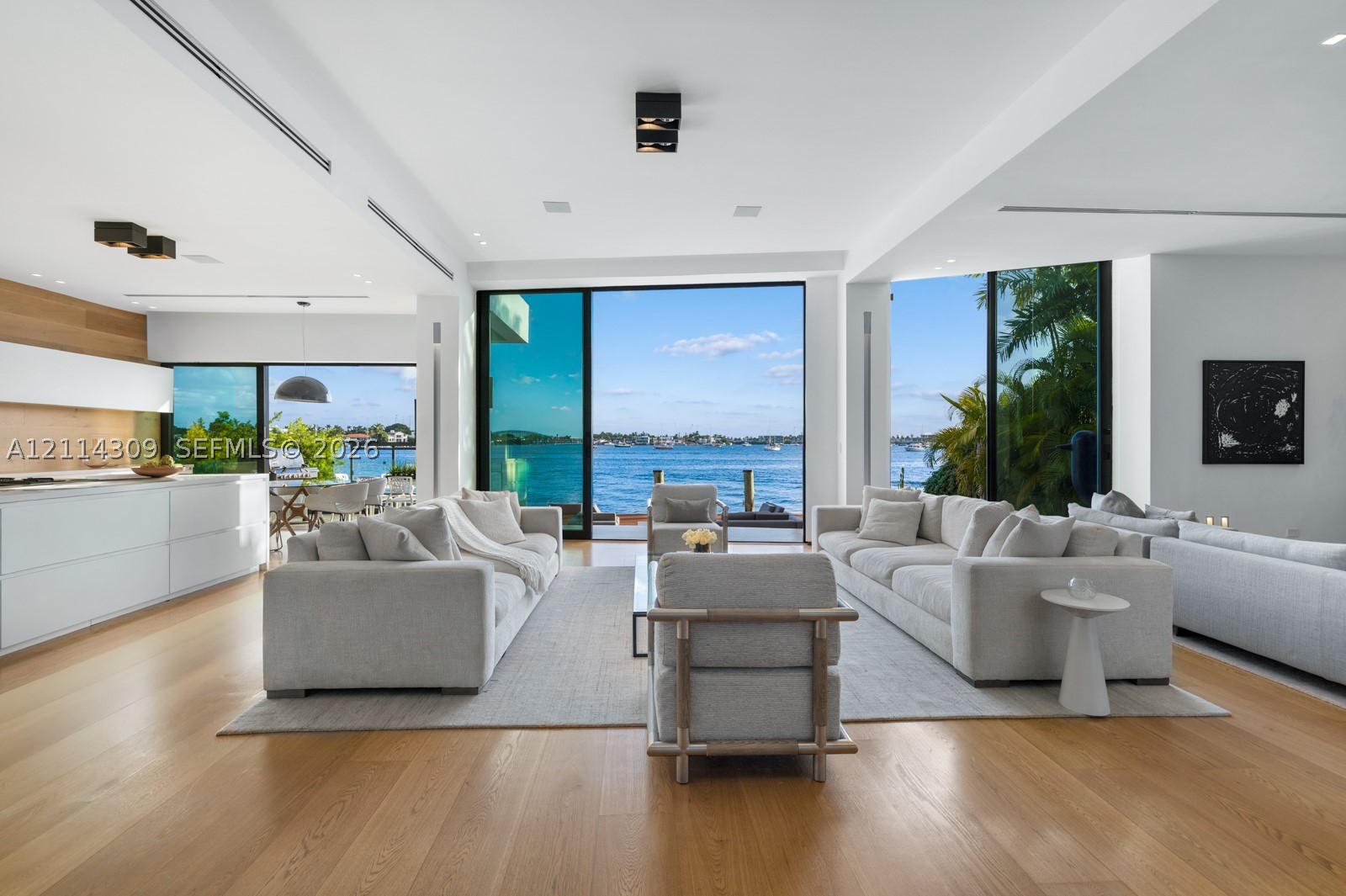 1374 S Venetian Way Miami, FL 33139