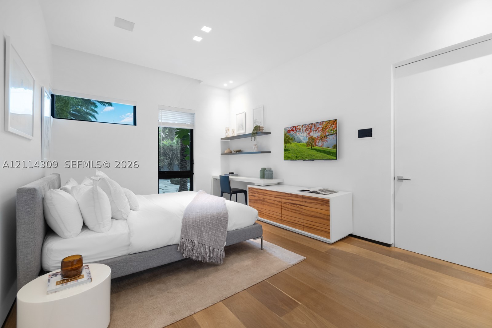 1374 S Venetian Way Miami, FL 33139