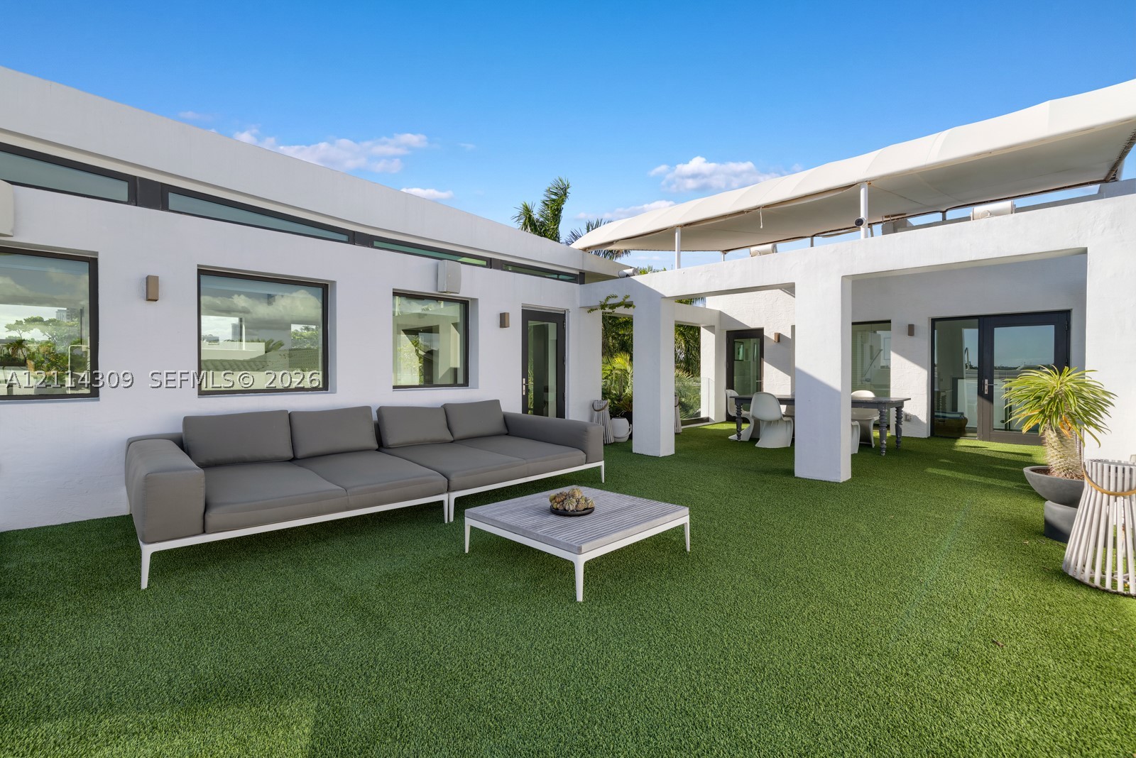 1374 S Venetian Way Miami, FL 33139