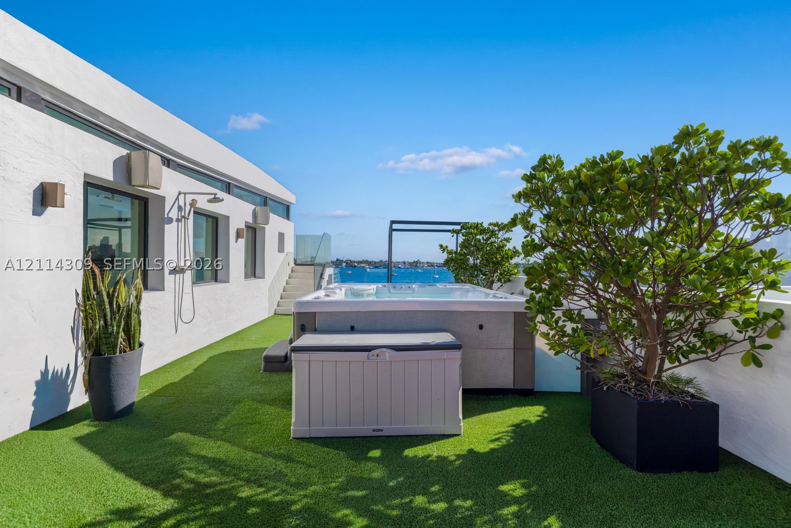 1374 S Venetian Way Miami, FL 33139