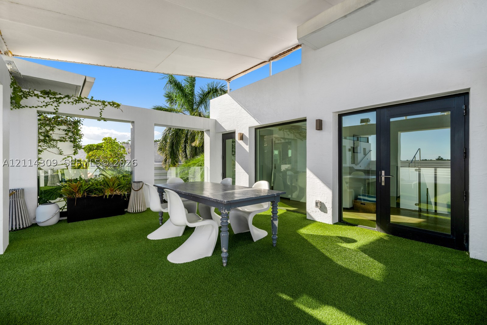 1374 S Venetian Way Miami, FL 33139