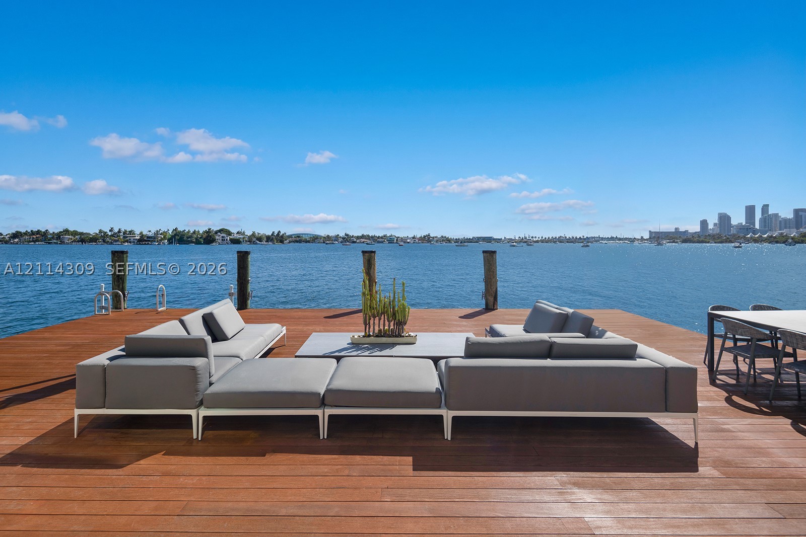 1374 S Venetian Way Miami, FL 33139