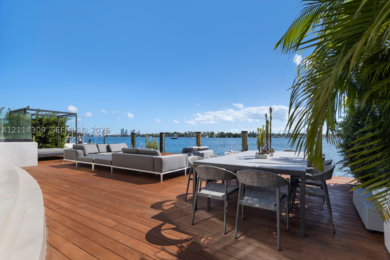 1374 S Venetian Way Miami, FL 33139