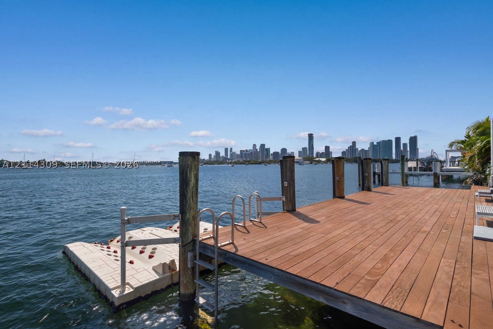 1374 S Venetian Way Miami, FL 33139