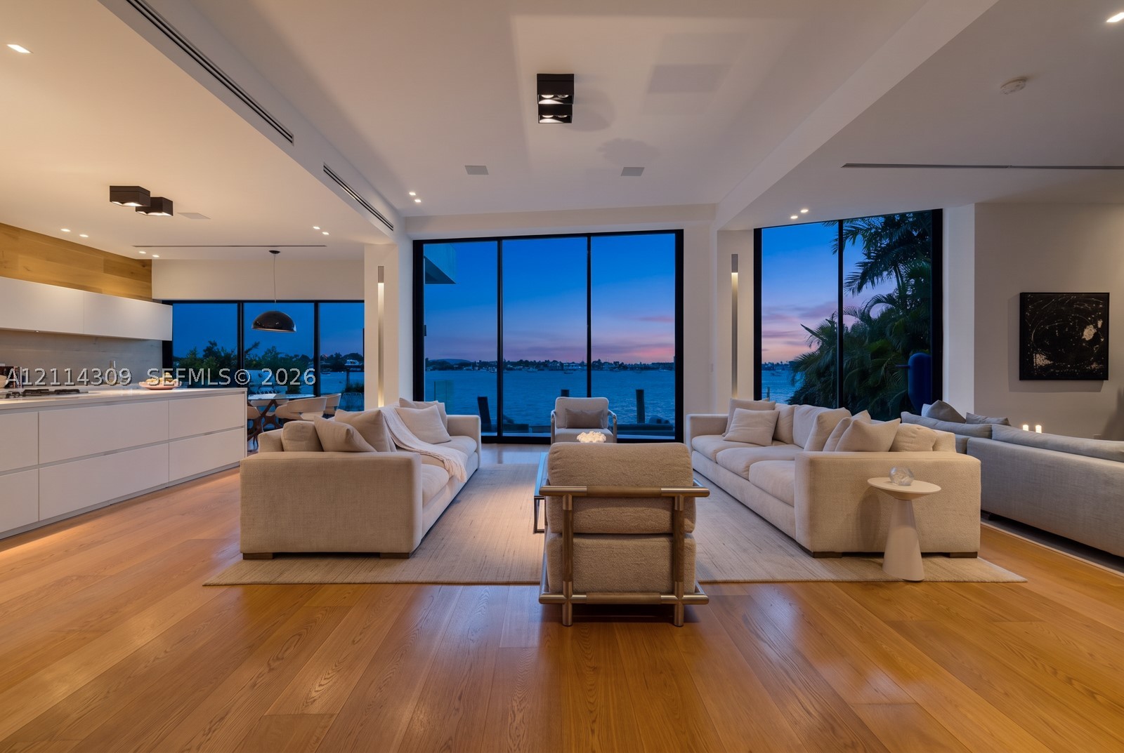 1374 S Venetian Way Miami, FL 33139