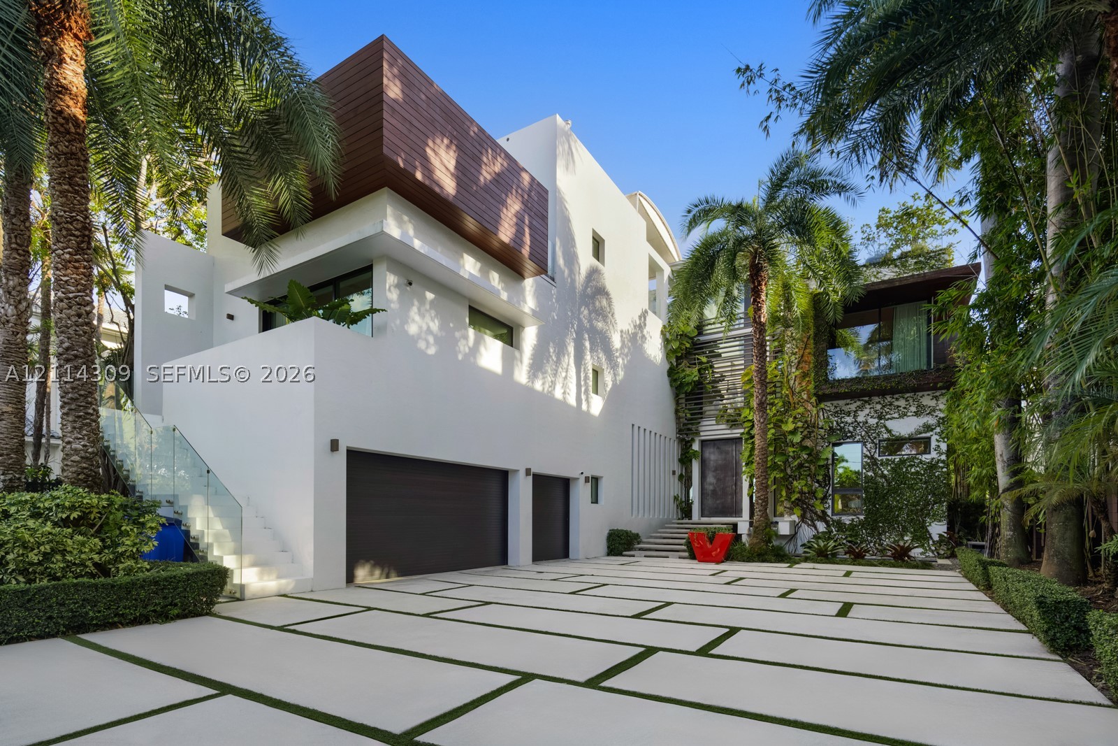 1374 S Venetian Way Miami, FL 33139