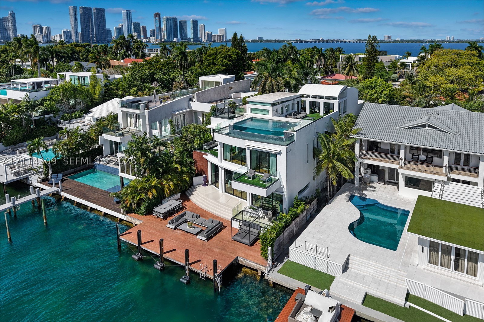 1374 S Venetian Way Miami, FL 33139