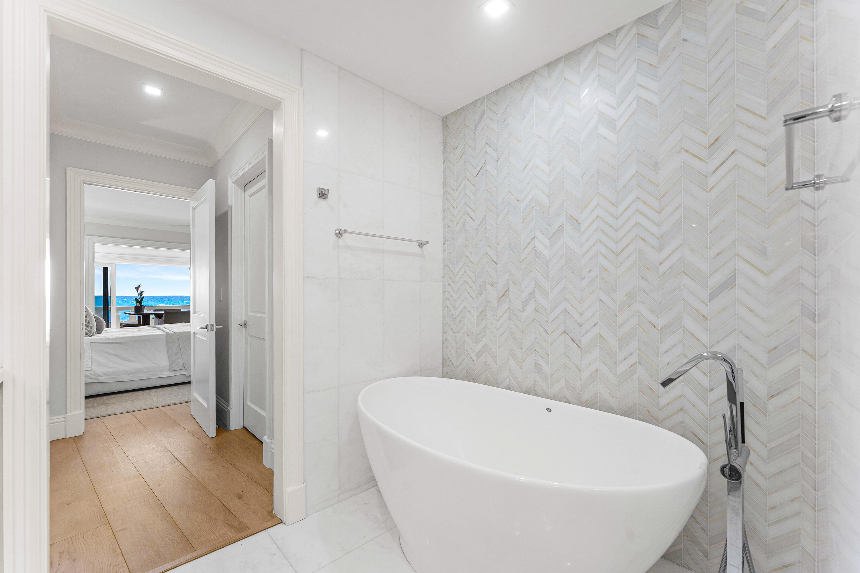 300 S Ocean #2d Palm Beach, FL 33480