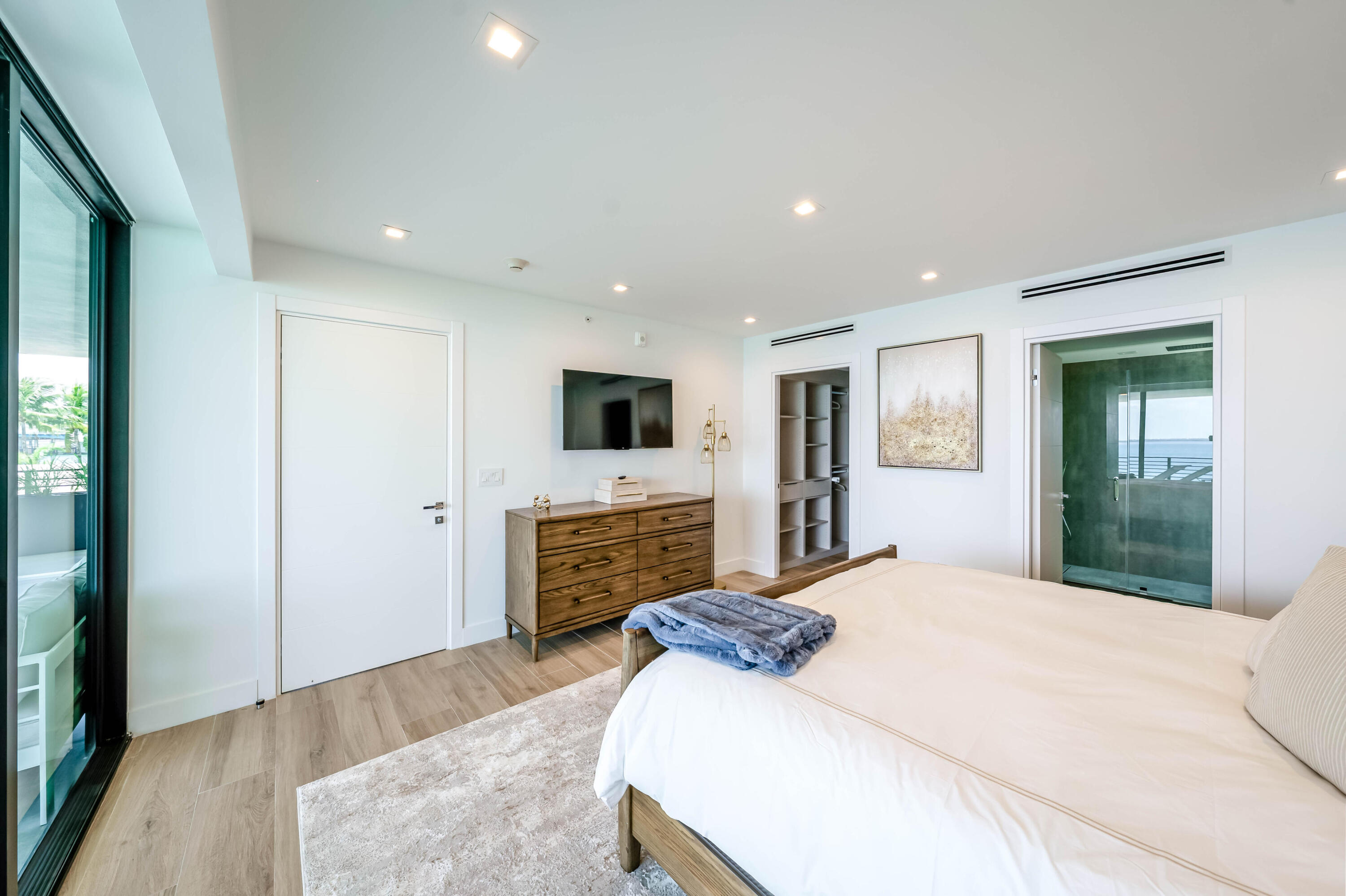 1930 Bay Miami Beach, FL 33141