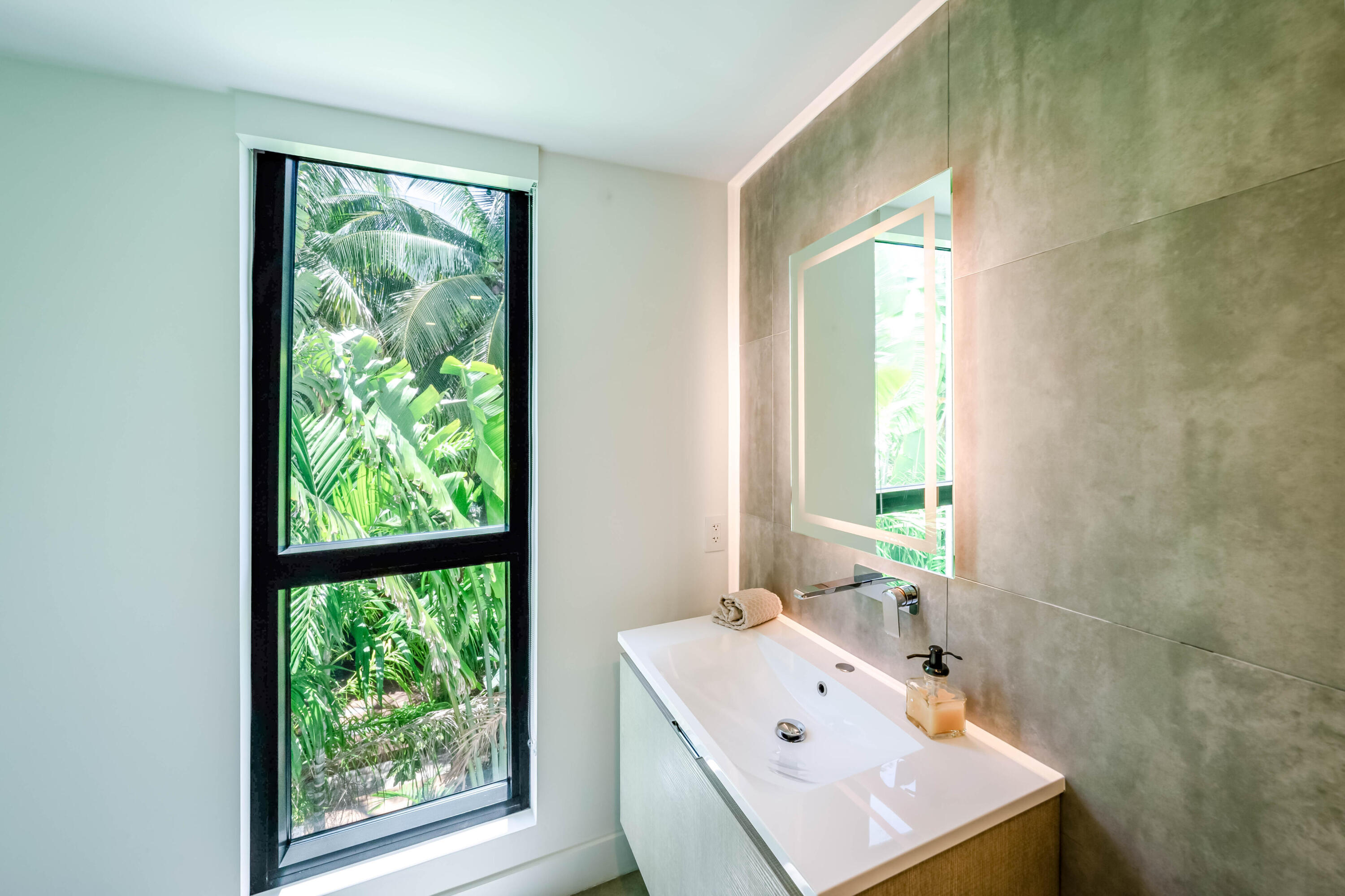 1930 Bay Miami Beach, FL 33141