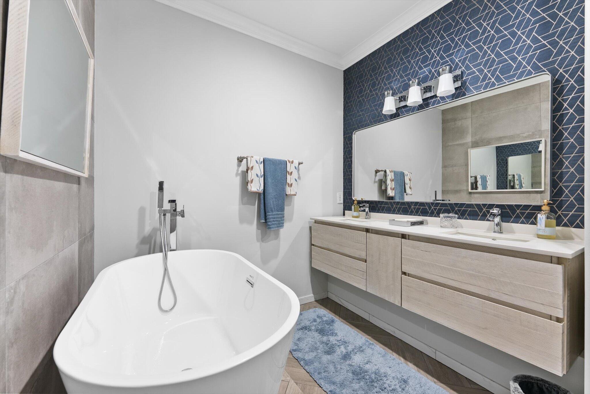 352 NE 7th Fort Lauderdale, FL 33301