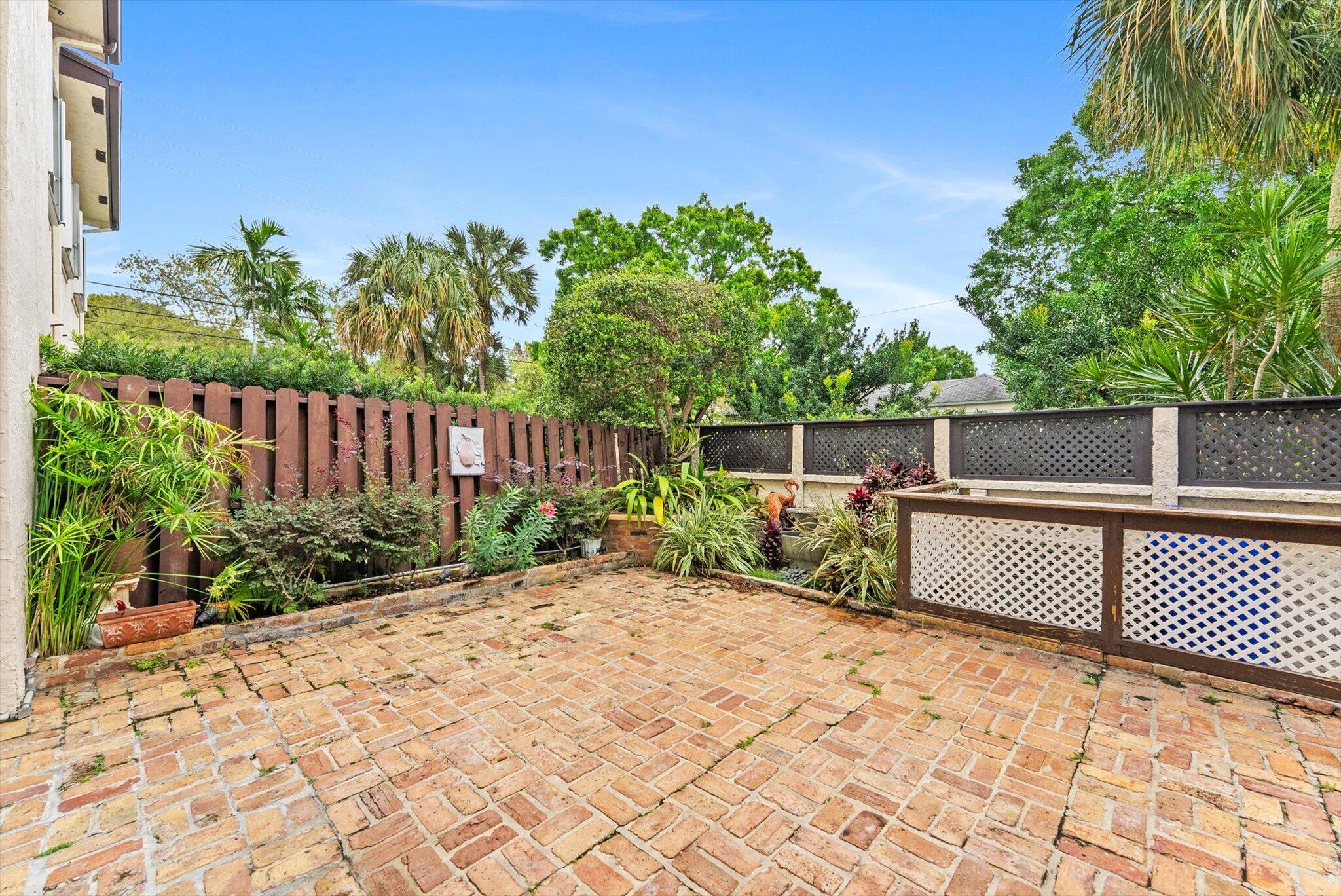 352 NE 7th Fort Lauderdale, FL 33301