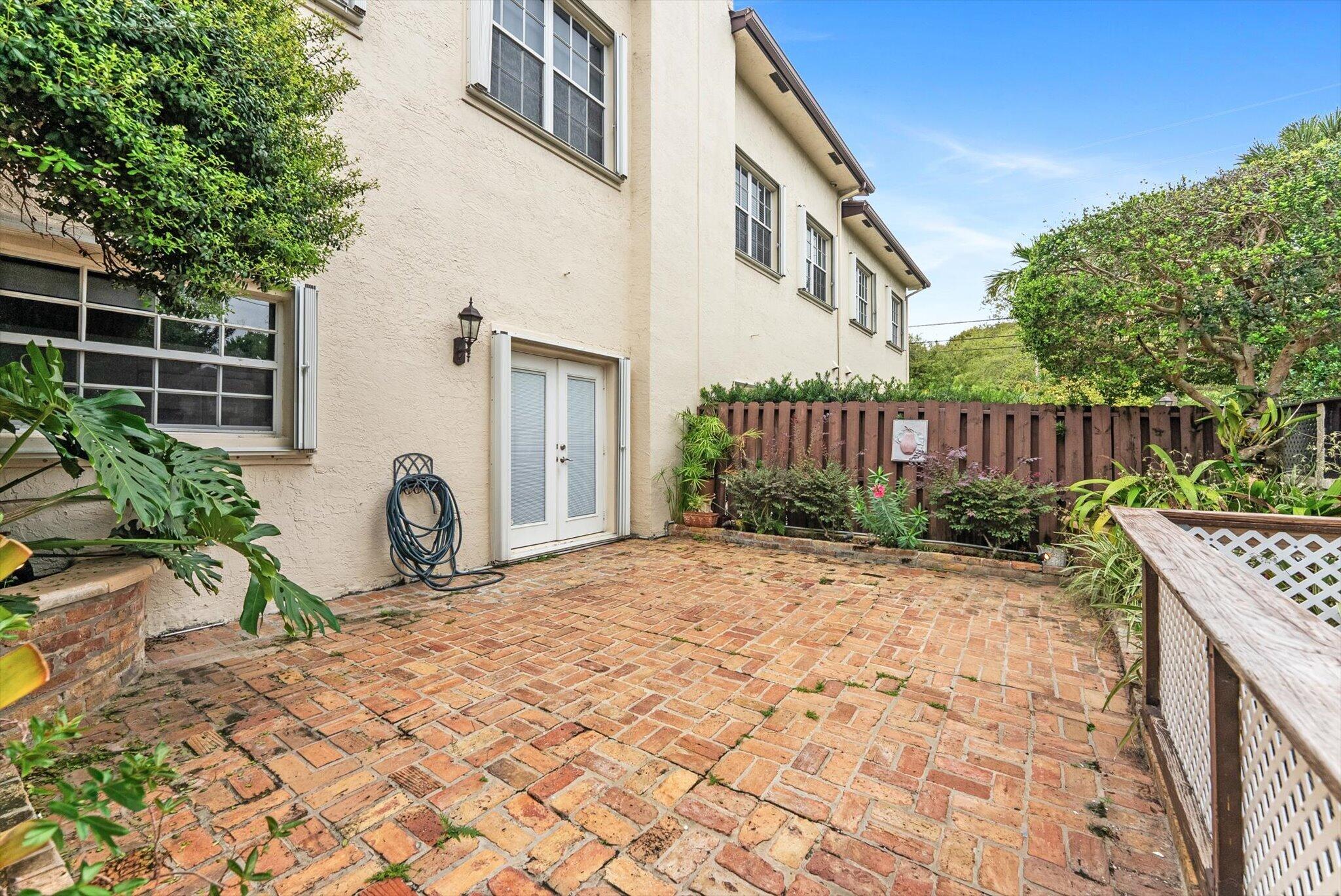 352 NE 7th Fort Lauderdale, FL 33301