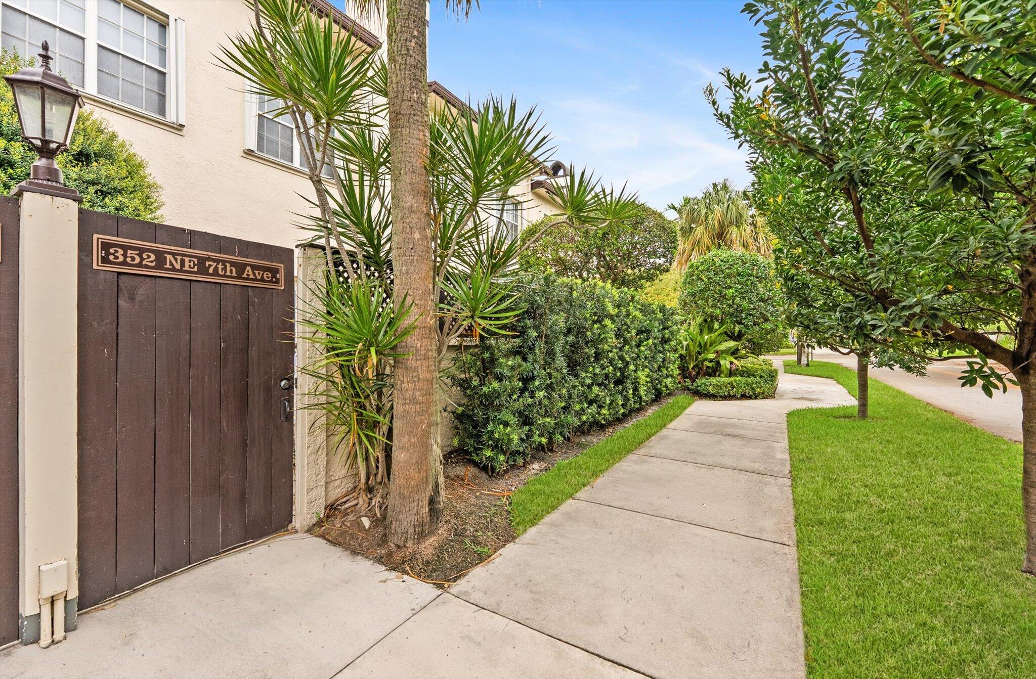 352 NE 7th Fort Lauderdale, FL 33301