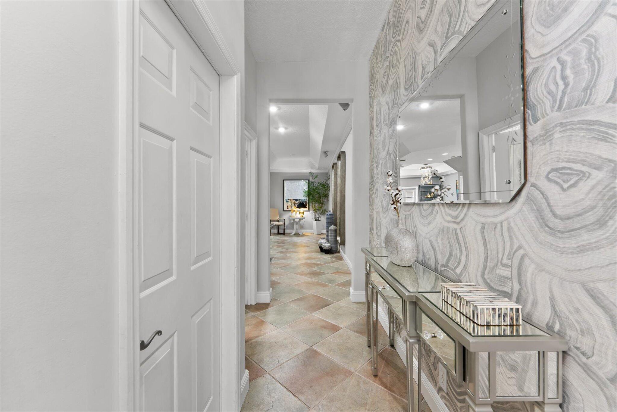 352 NE 7th Fort Lauderdale, FL 33301