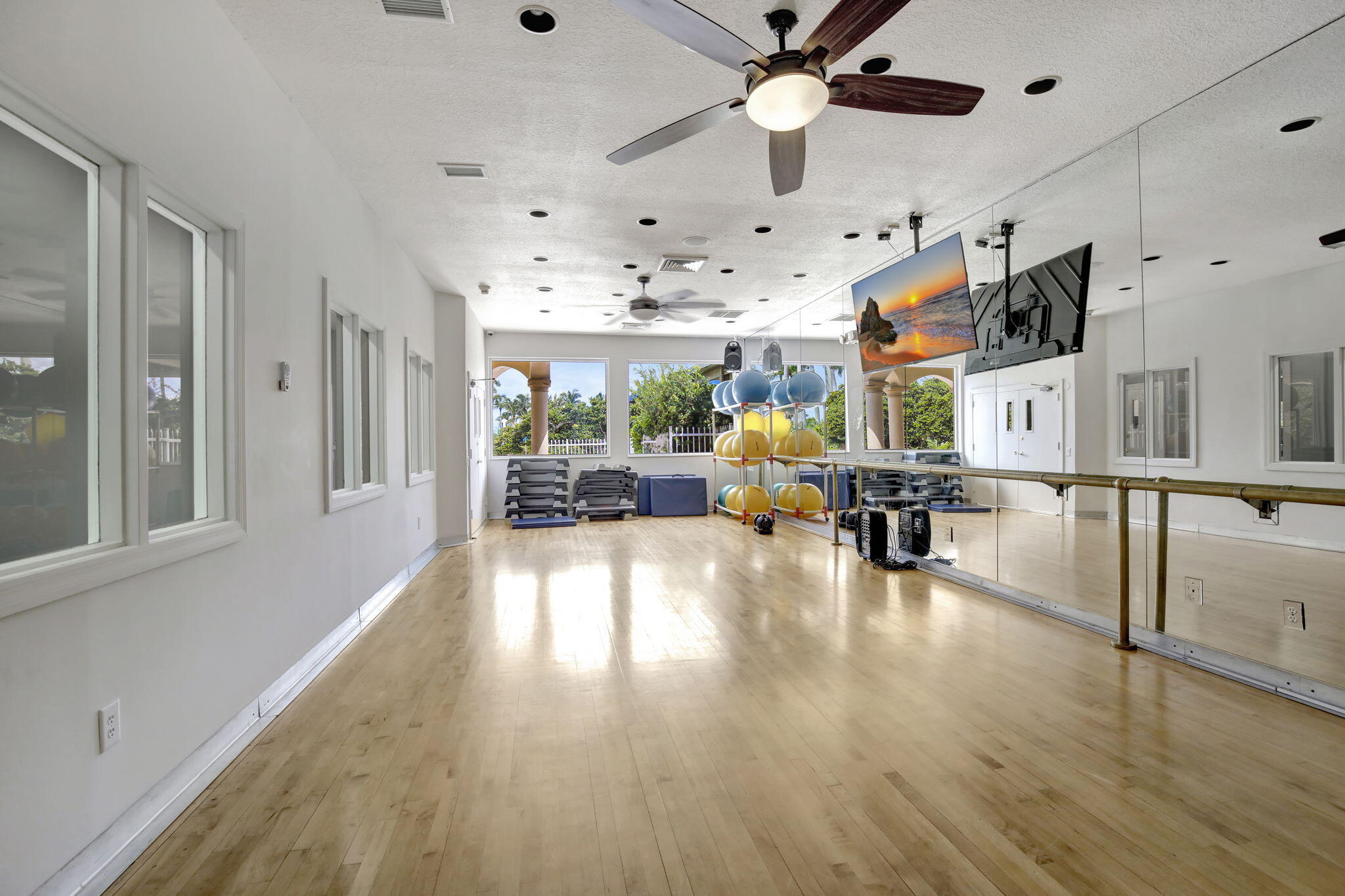 1294 NW 168th Pembroke Pines, FL 33028