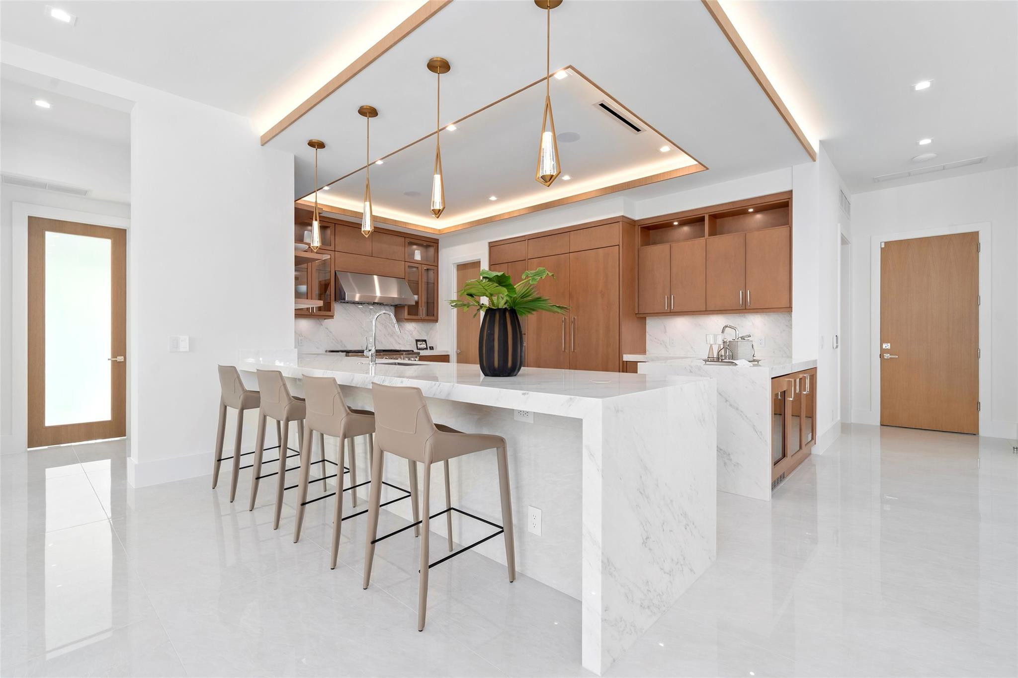 24 Fiesta Fort Lauderdale, FL 33301