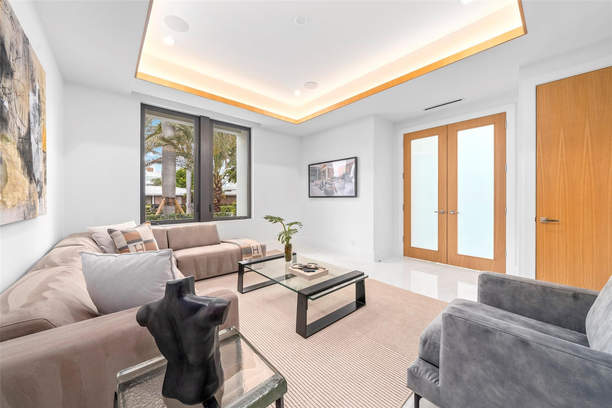 24 Fiesta Fort Lauderdale, FL 33301