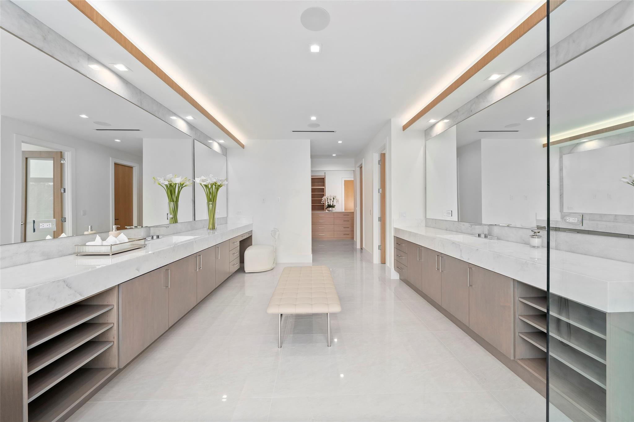 24 Fiesta Fort Lauderdale, FL 33301