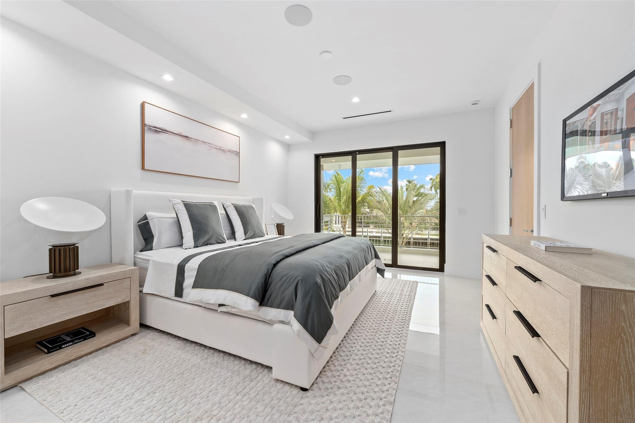 24 Fiesta Fort Lauderdale, FL 33301