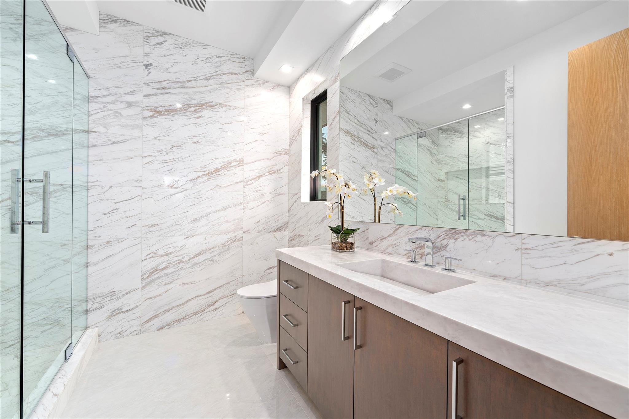 24 Fiesta Fort Lauderdale, FL 33301