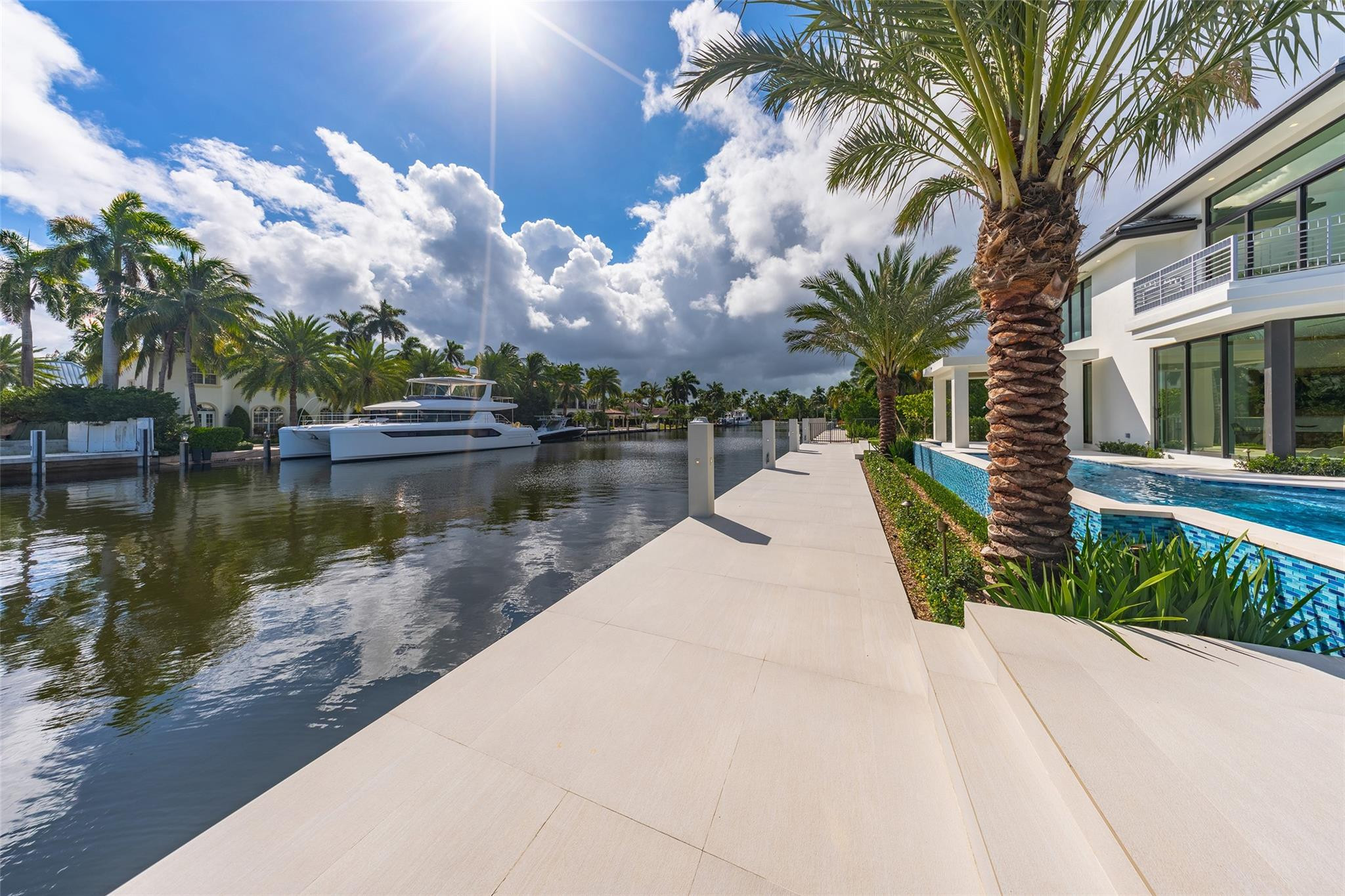 24 Fiesta Fort Lauderdale, FL 33301