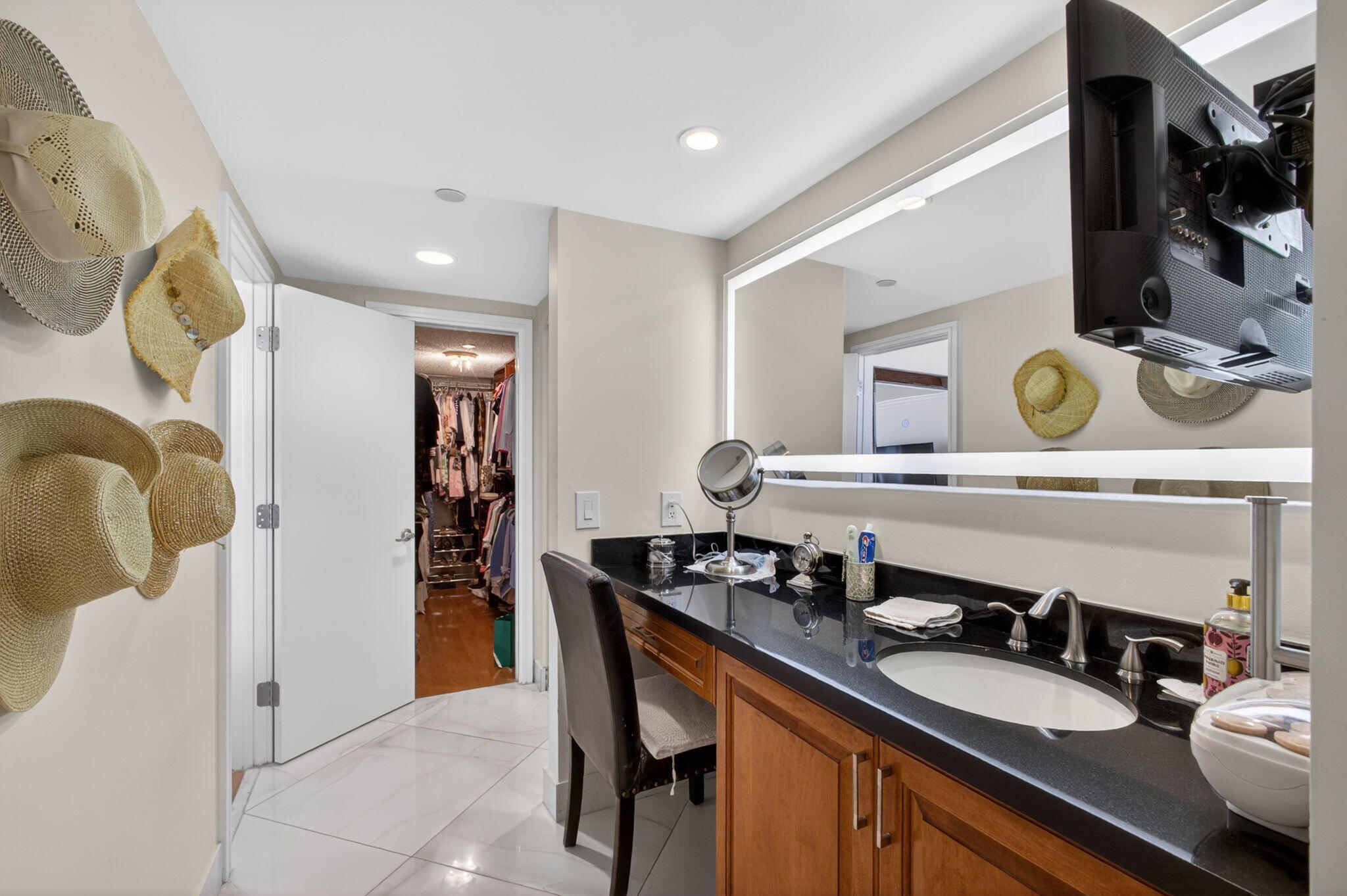 4100 N Ocean #304 Riviera Beach, FL 33404