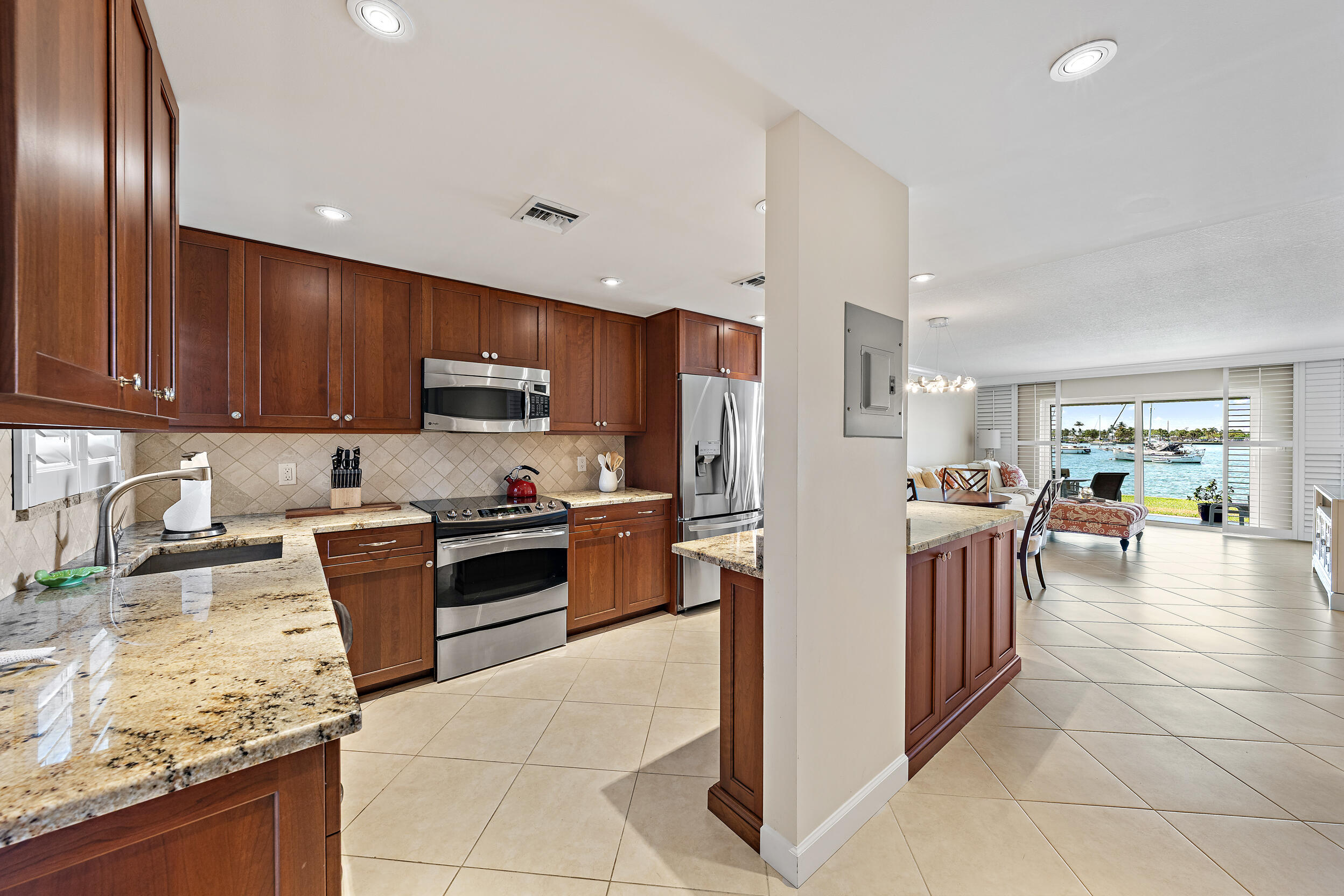 1051 Sugar Sands #156 Singer Island, FL 33404