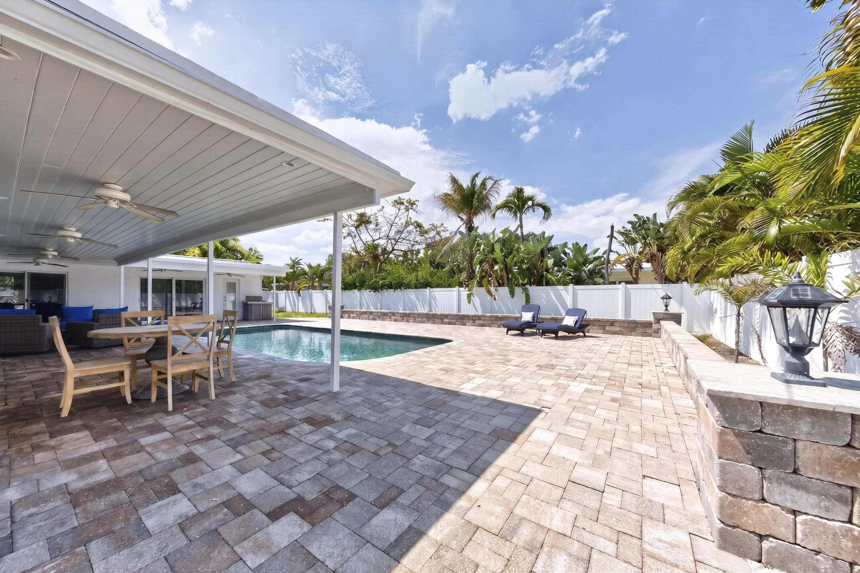2231 NE 34th Lighthouse Point, FL 33064