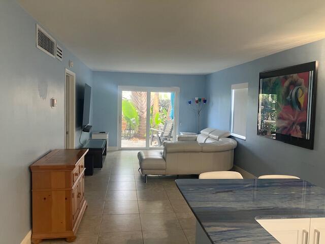 2901 NE 51st