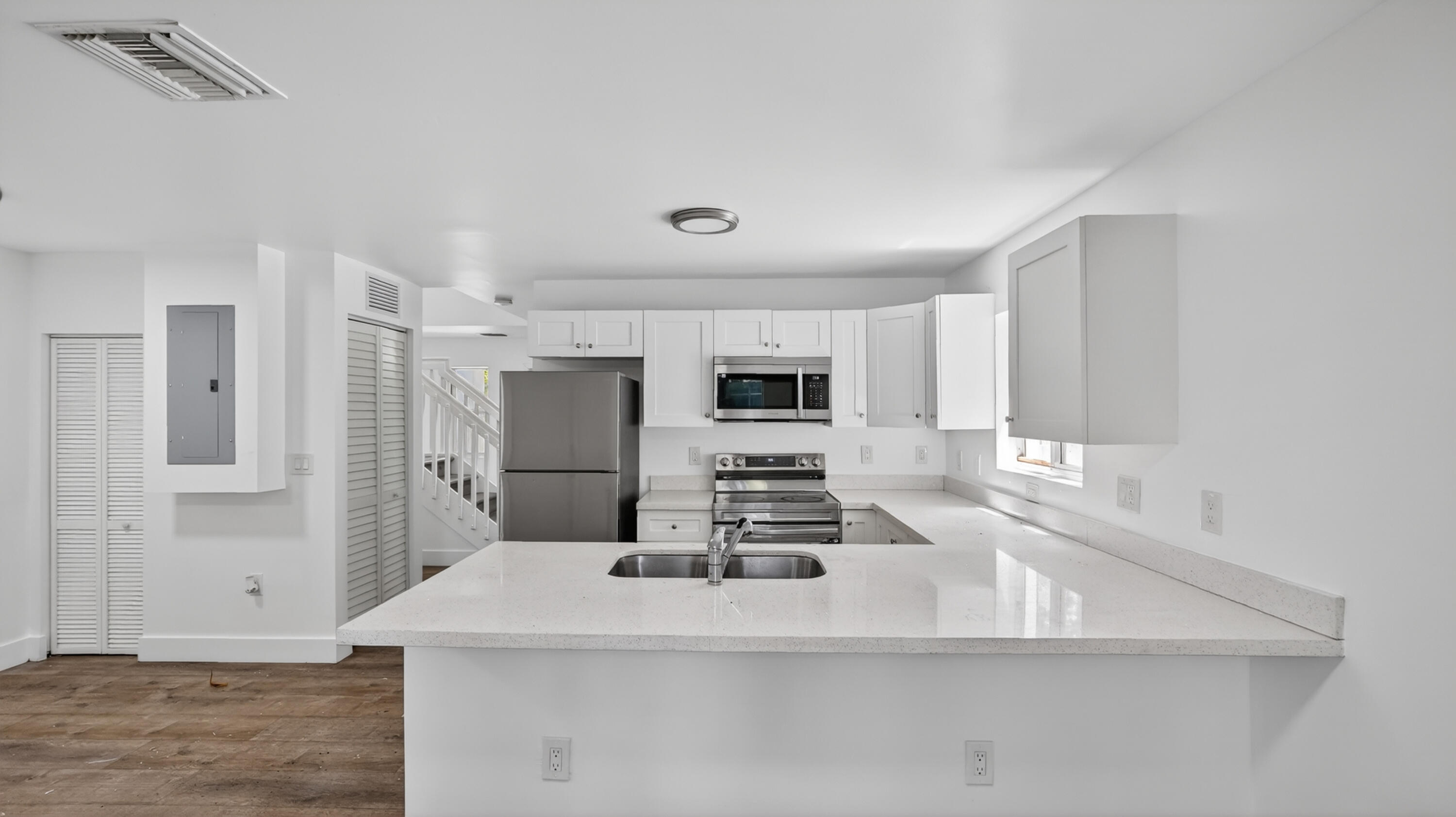 2902 NW 44th Miami, FL 33142