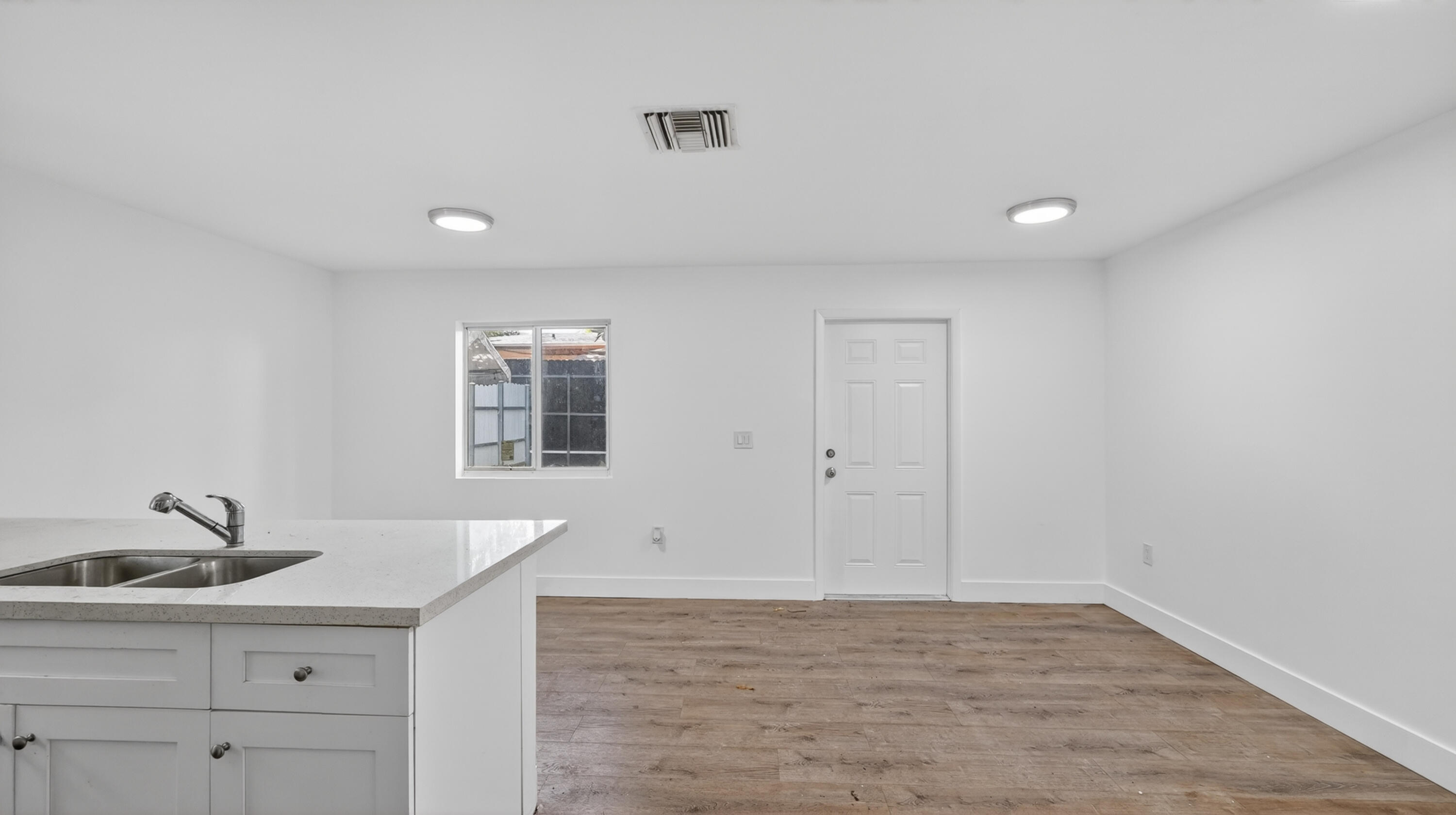 2902 NW 44th Miami, FL 33142