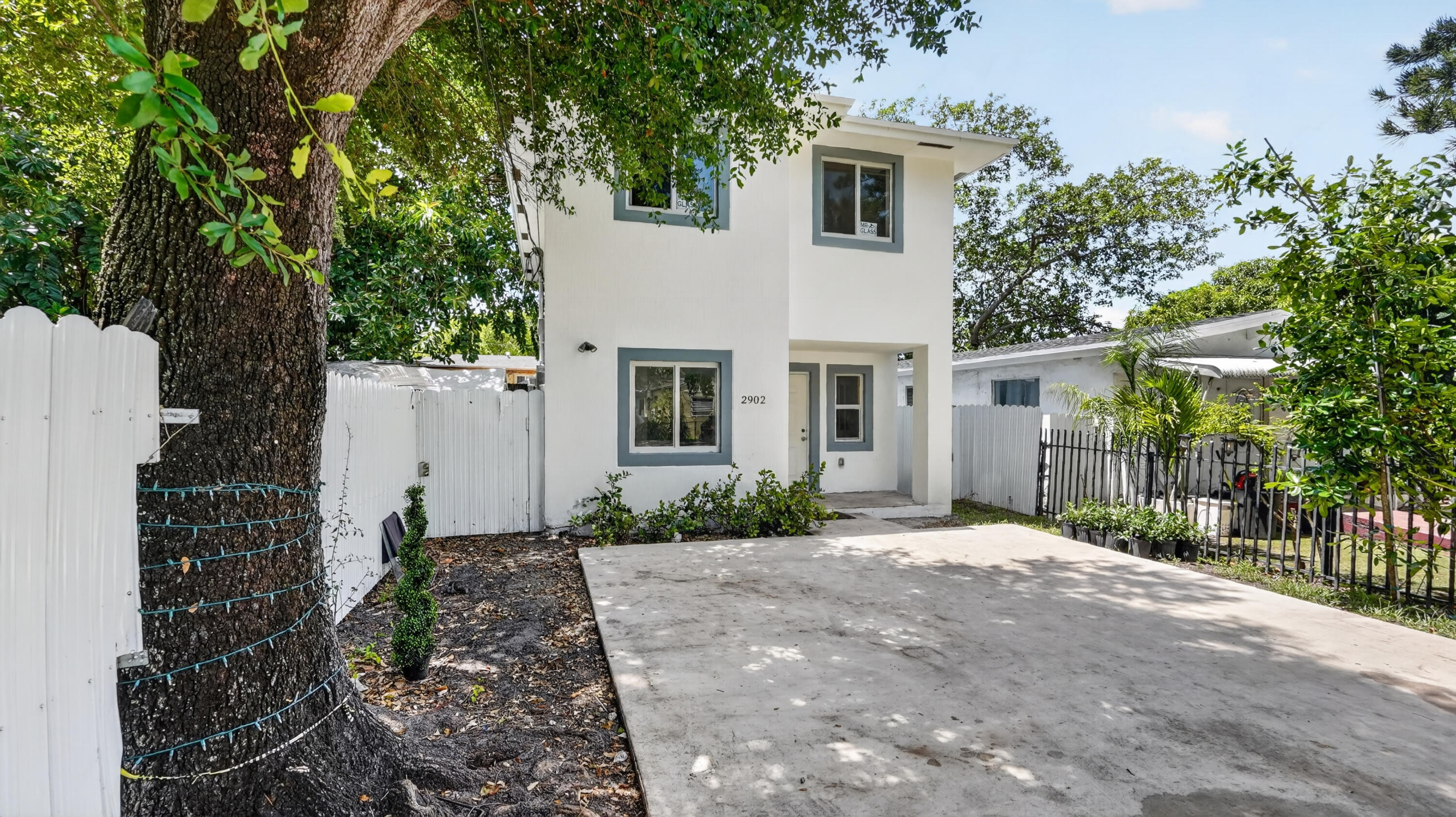 2902 NW 44th Miami, FL 33142