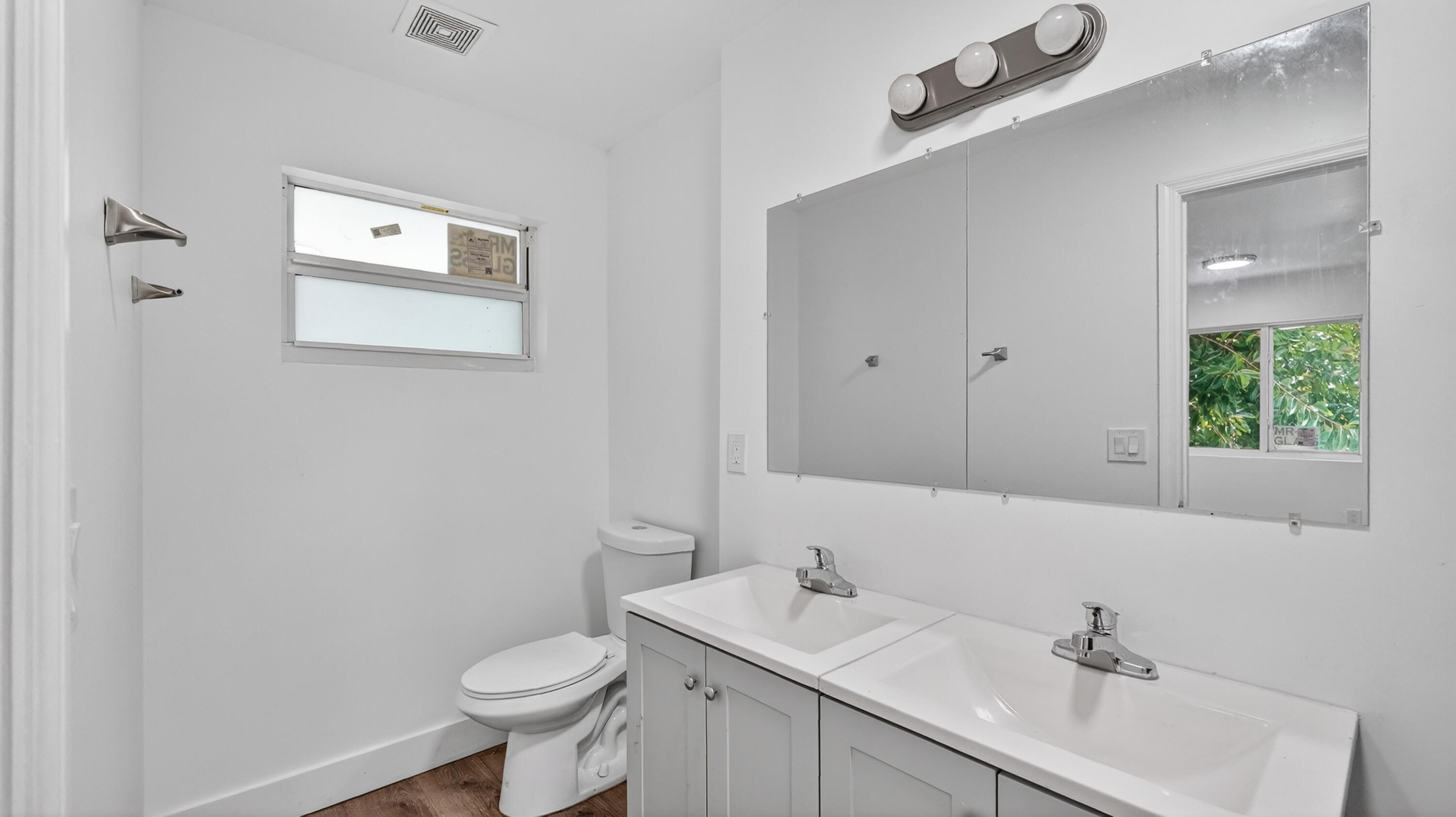 2902 NW 44th Miami, FL 33142