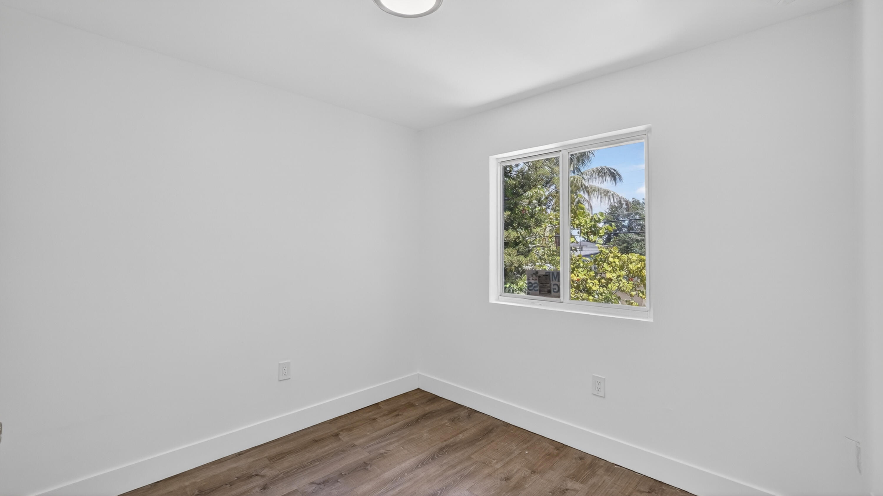 2902 NW 44th Miami, FL 33142