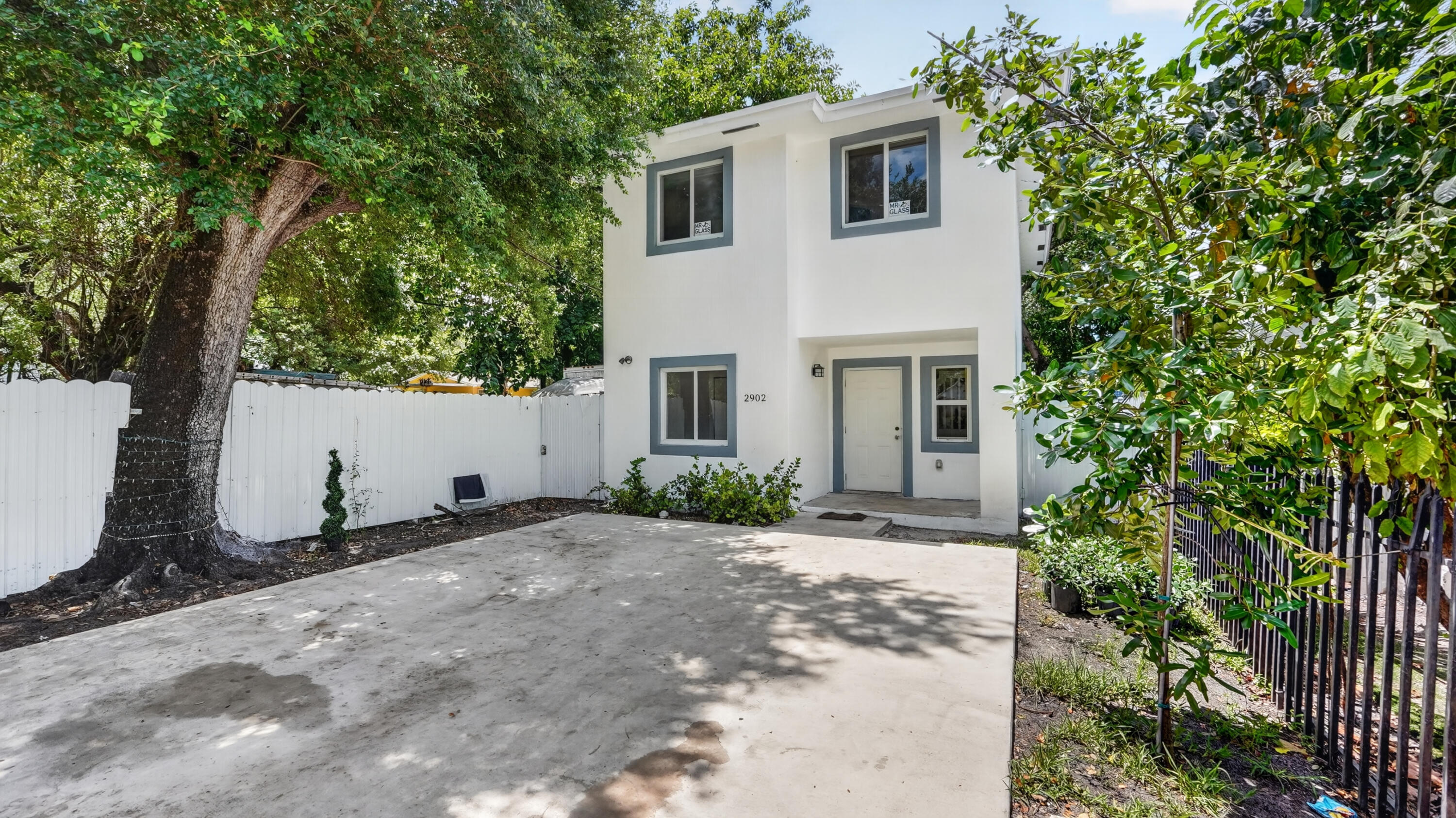 2902 NW 44th Miami, FL 33142