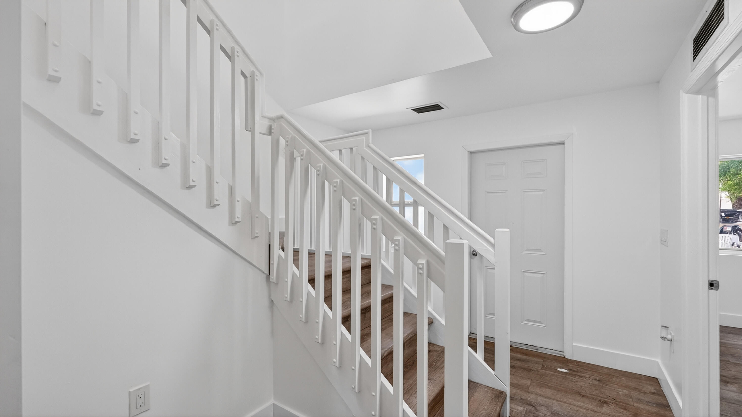 2902 NW 44th Miami, FL 33142