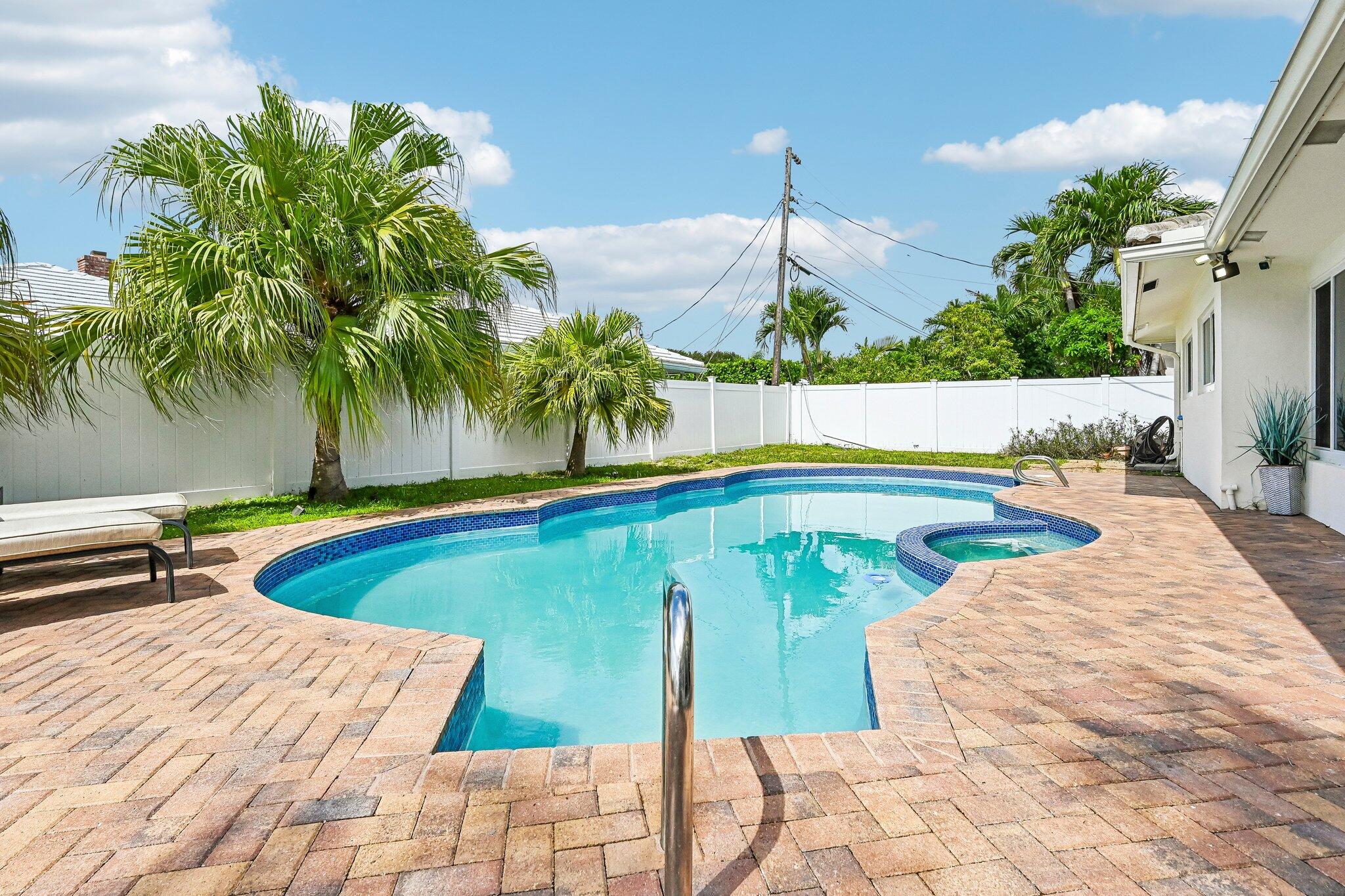 2940 NE 39th Lighthouse Point, FL 33064