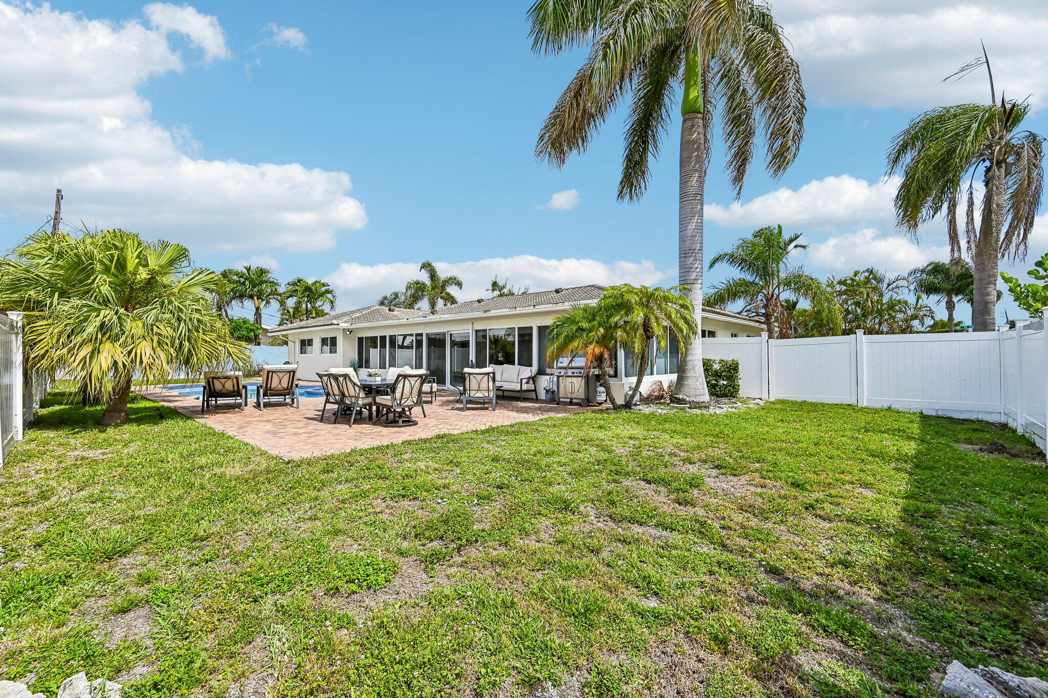 2940 NE 39th Lighthouse Point, FL 33064