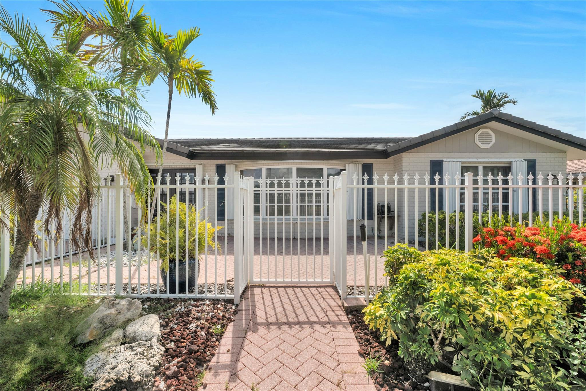 4020 NE 24th Lighthouse Point, FL 33064