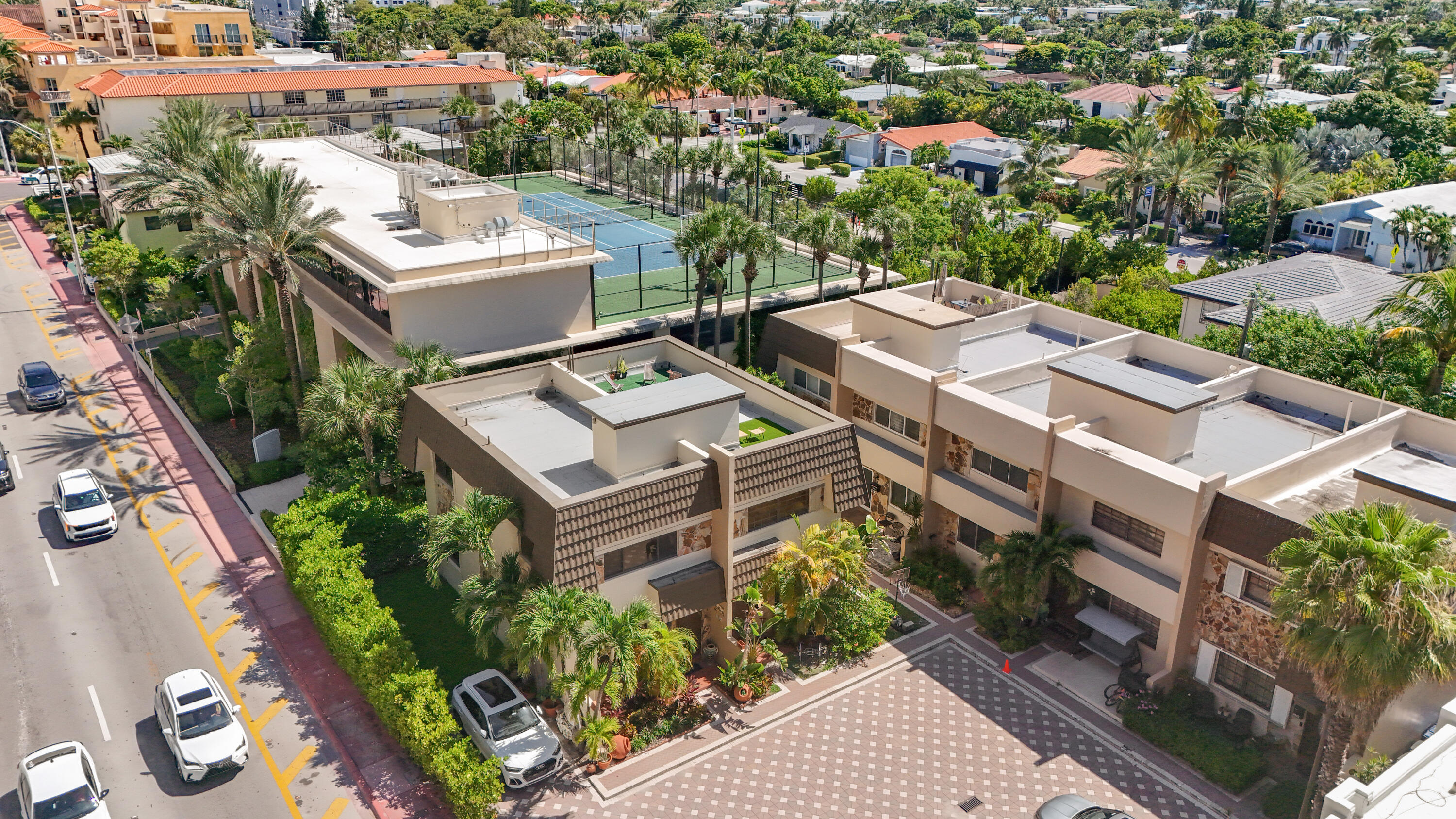 8956 Collins #4