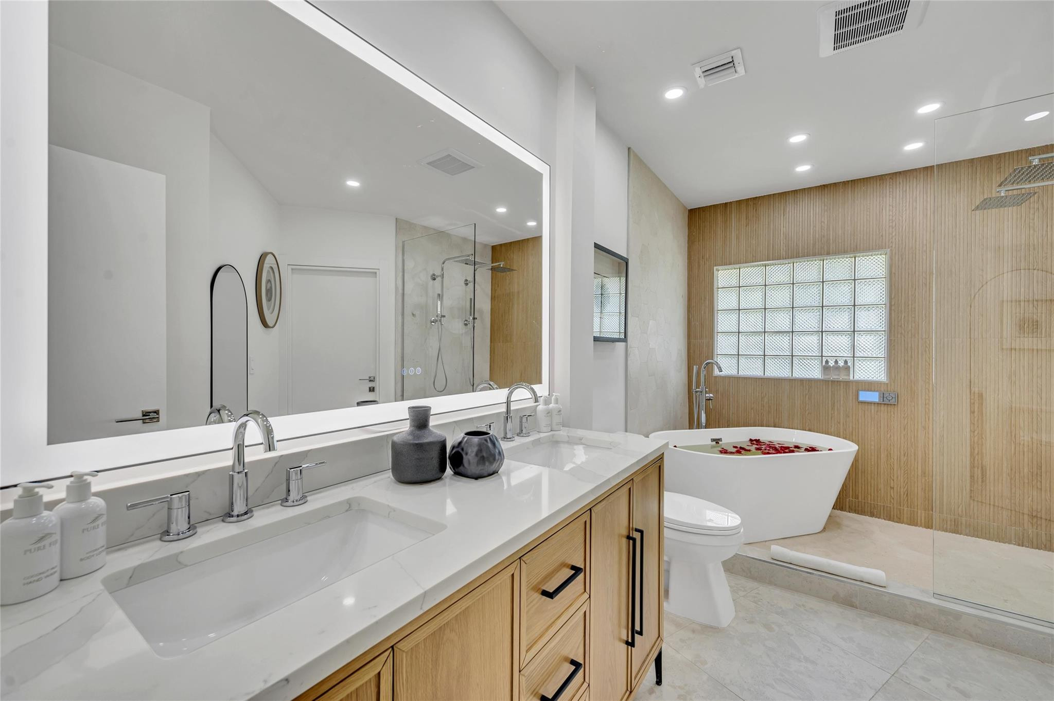 1700 Marietta Fort Lauderdale, FL 33316