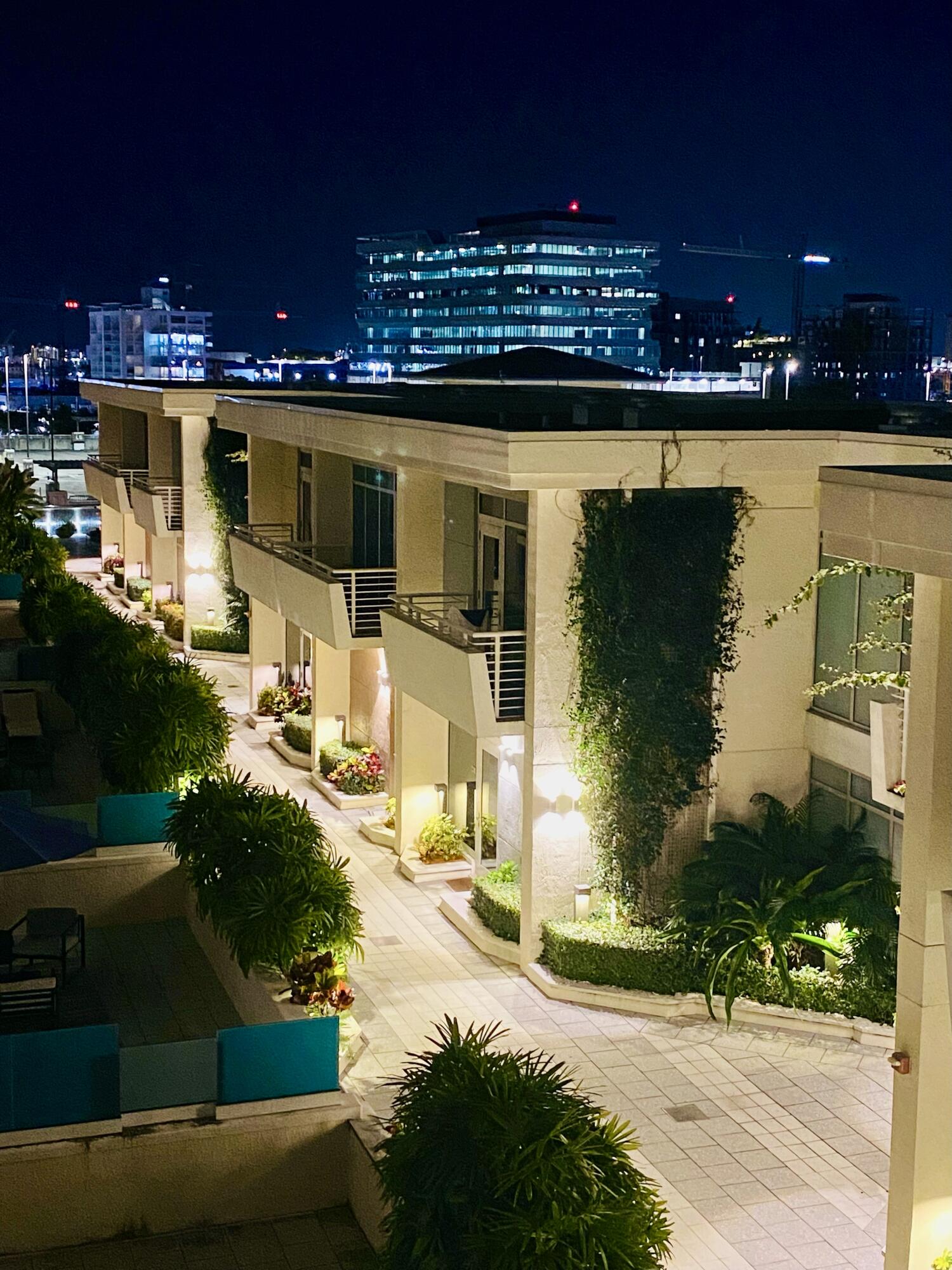 3250 NE 1st Ave #710 Miami, FL 33137