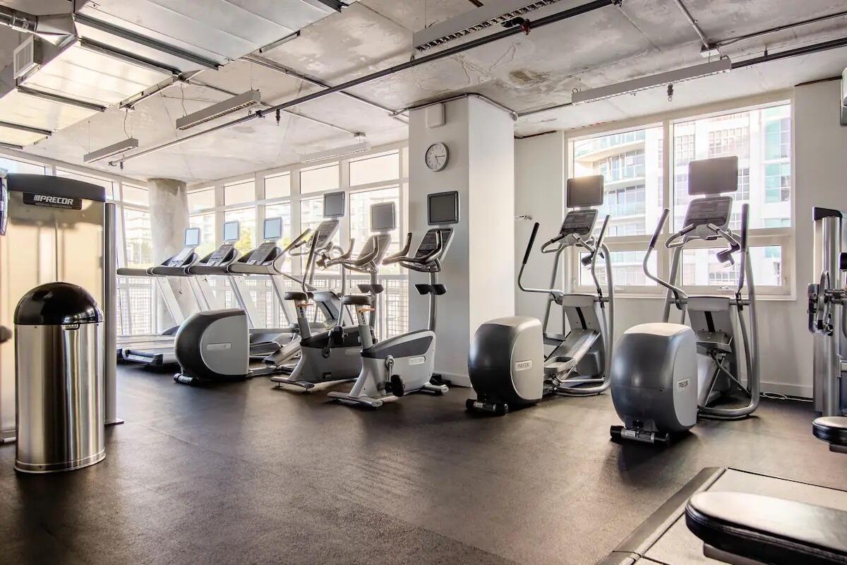 3250 NE 1st Ave #710 Miami, FL 33137